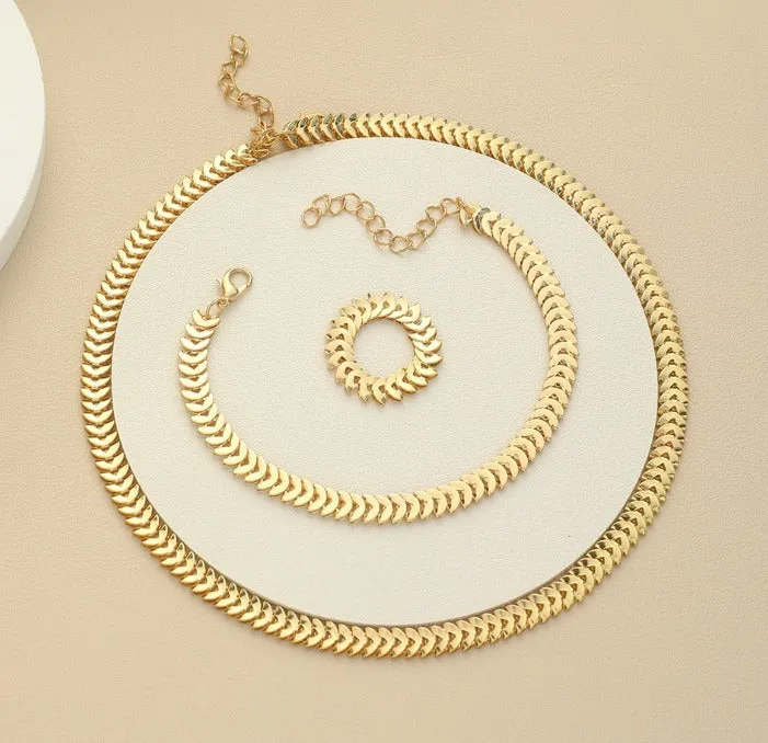 Ensemble plaqué or collier ras du cou, bracelet et bague