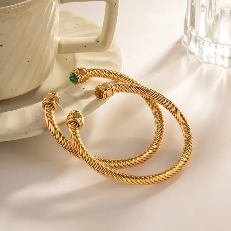 Bracelet en fil torsadé pierre naturelle
