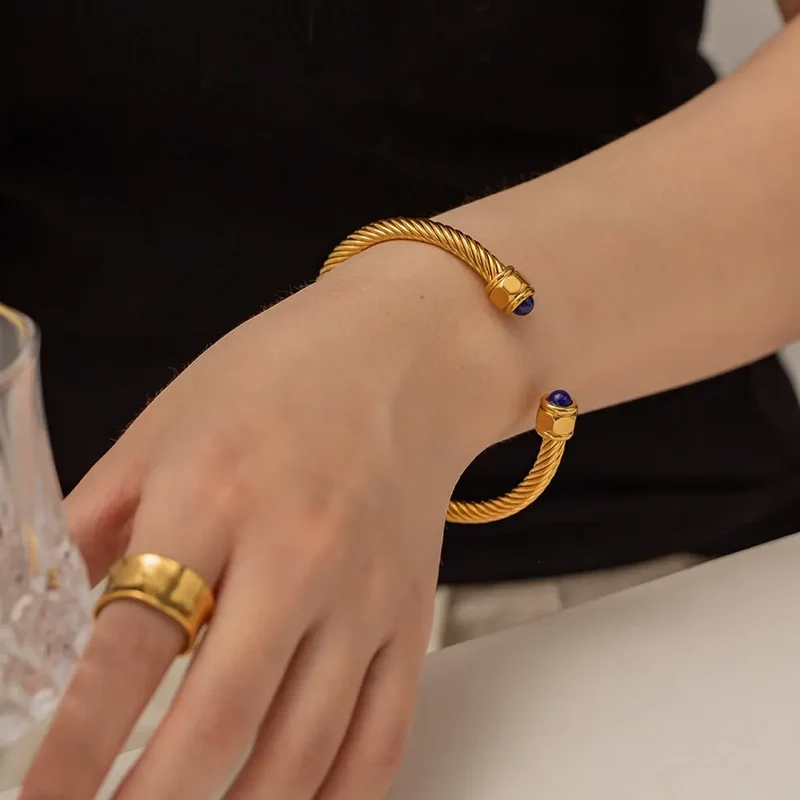 Bracelet en fil torsadé pierre naturelle