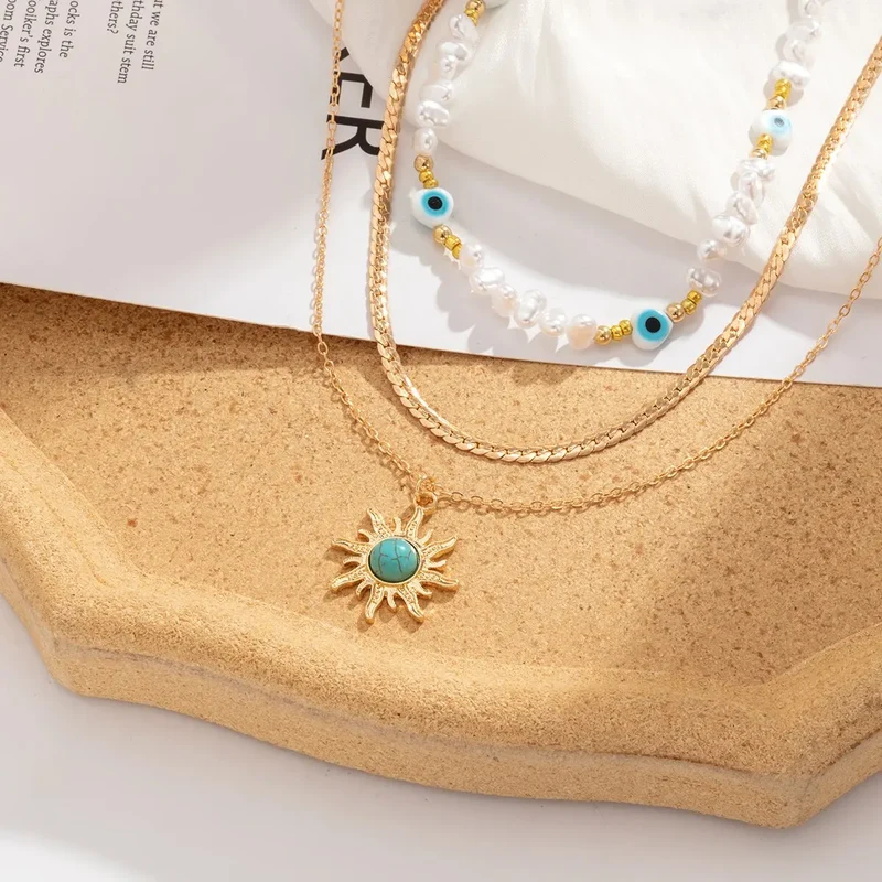 Ensemble de trois colliers bohèmes