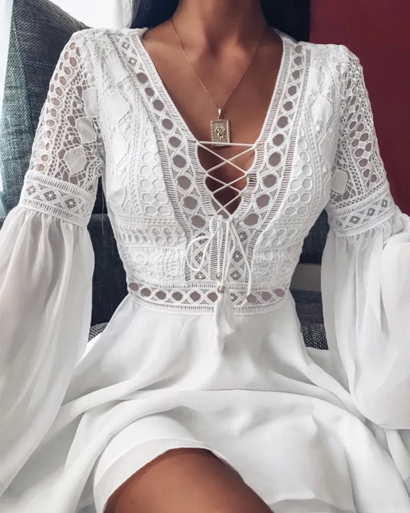 Robe Manches Longues Broderie et Lacets
