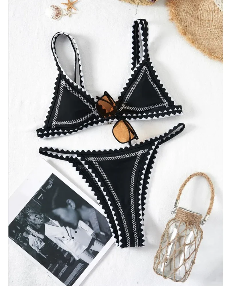 Bikini Triangle Broderie Noir et Blanc