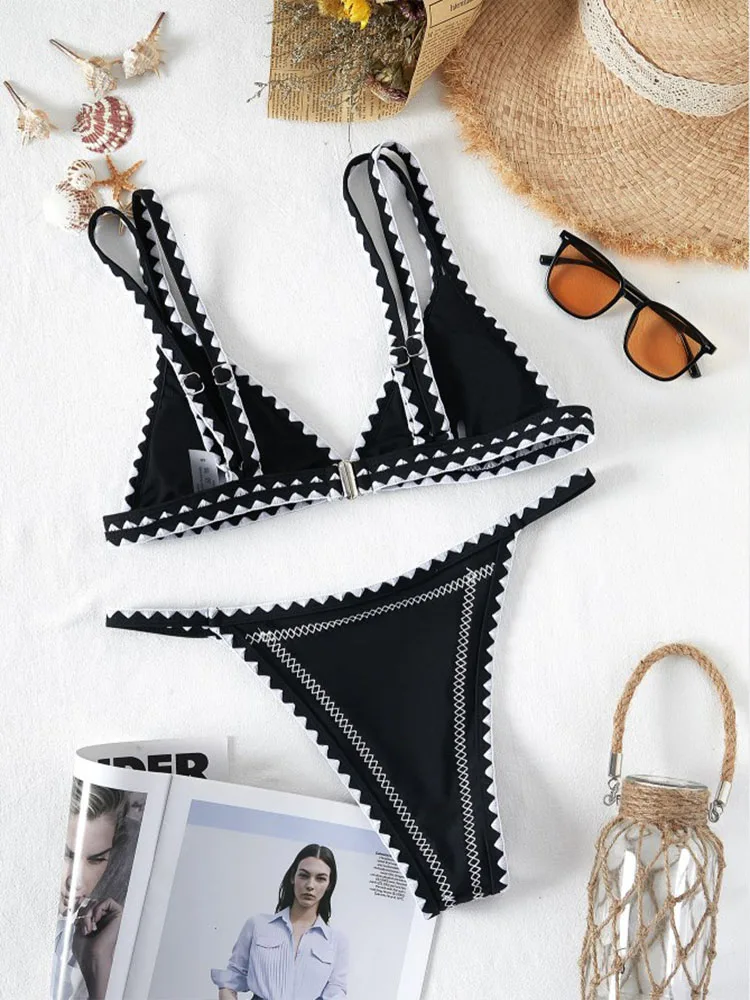 Bikini Triangle Broderie Noir et Blanc