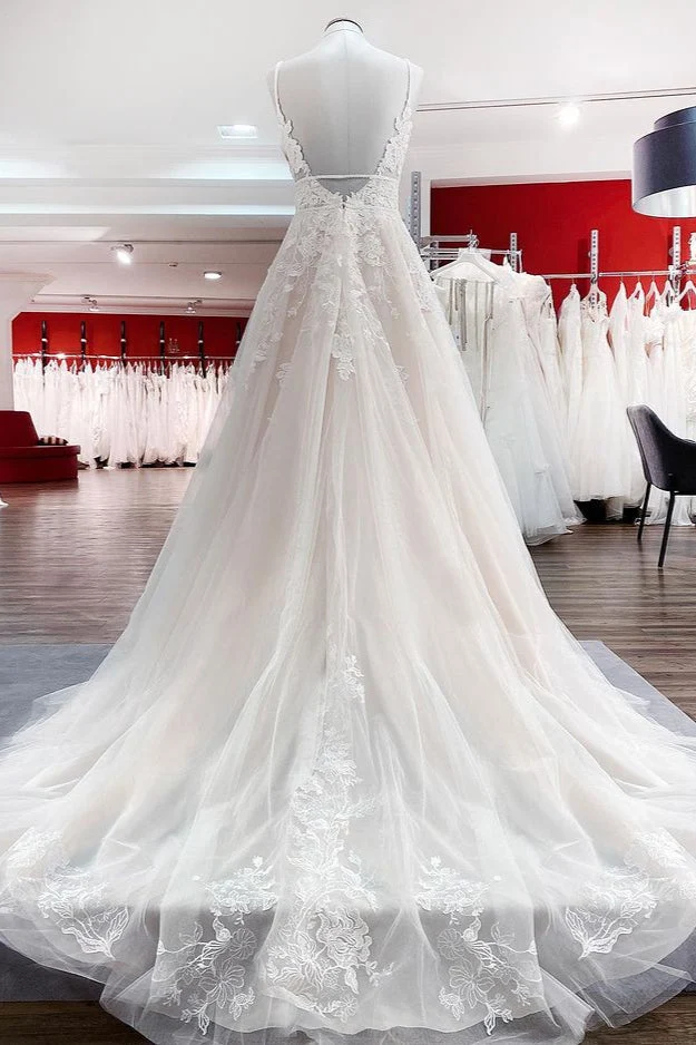 Robe de mariée élégante en tulle, coupe trapèze, col en V, avec appliques en dentelle et volants