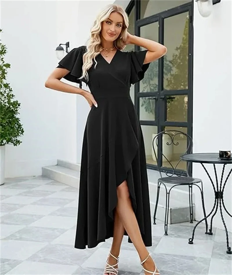 Robe noire asymétrique manches courtes