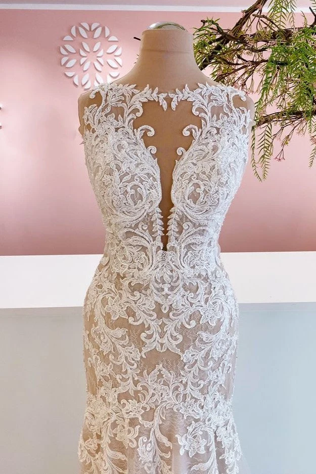 Robe de mariée sirène glamour à col bateau avec dentelle, tulle et appliques
