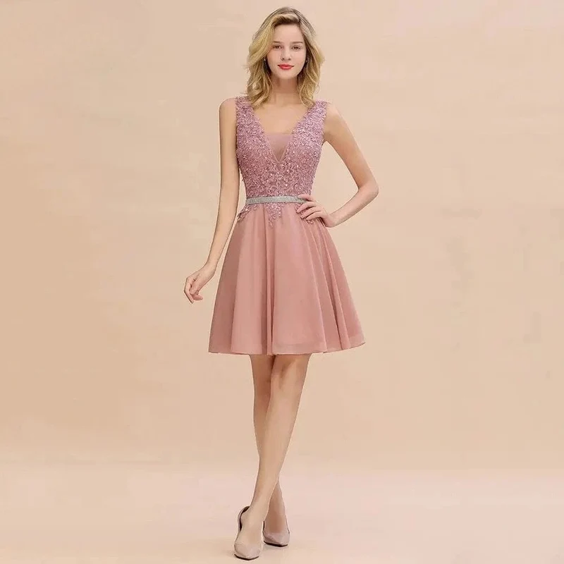 Robe de cocktail chic haut dentelle sans manches