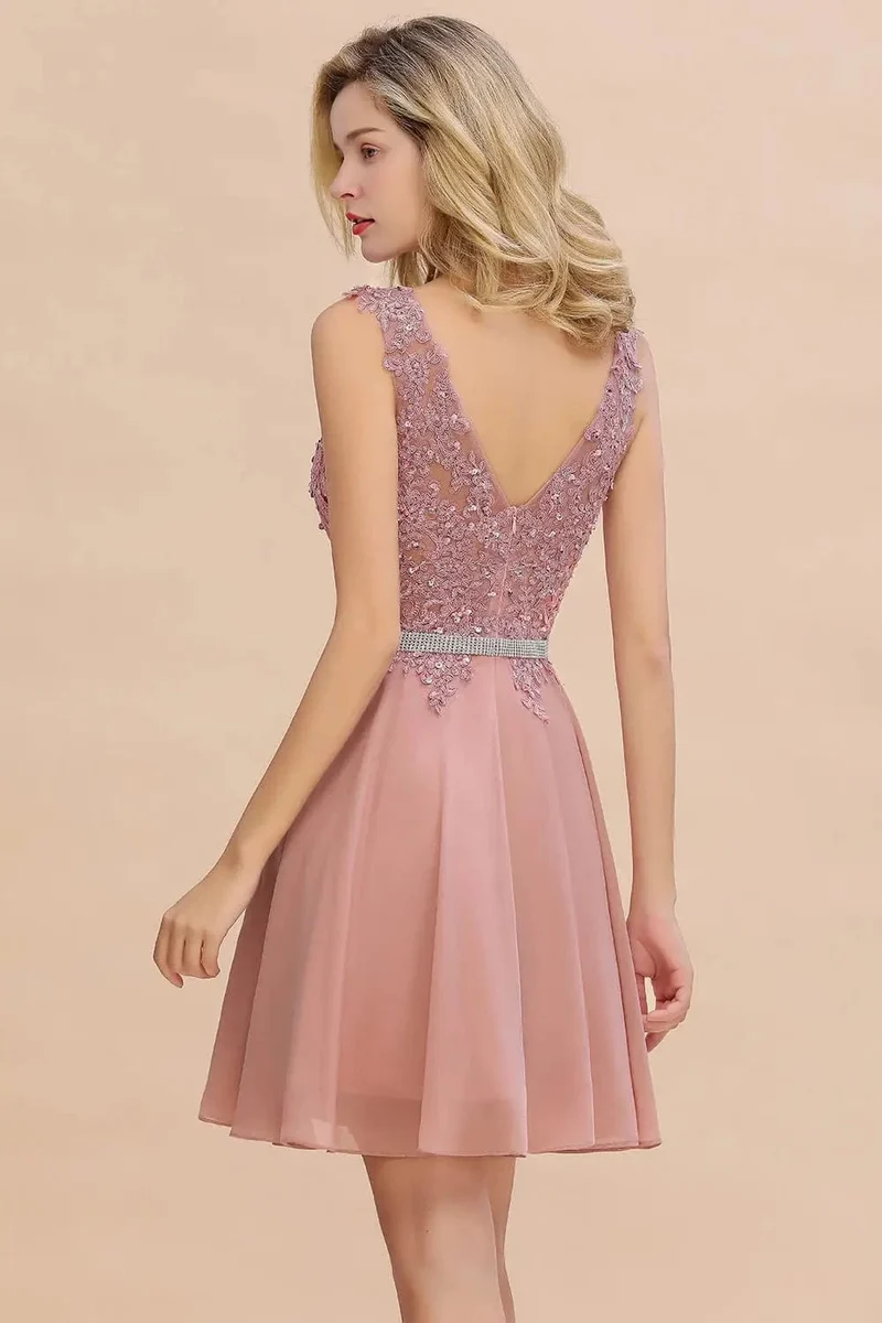 Robe de cocktail chic haut dentelle sans manches