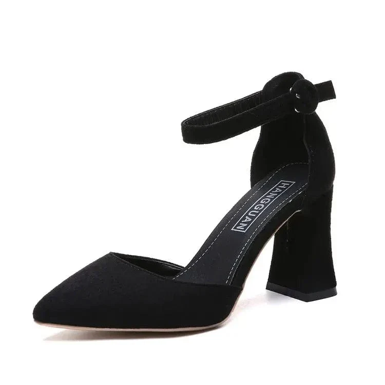 Escarpins noirs à talon carré