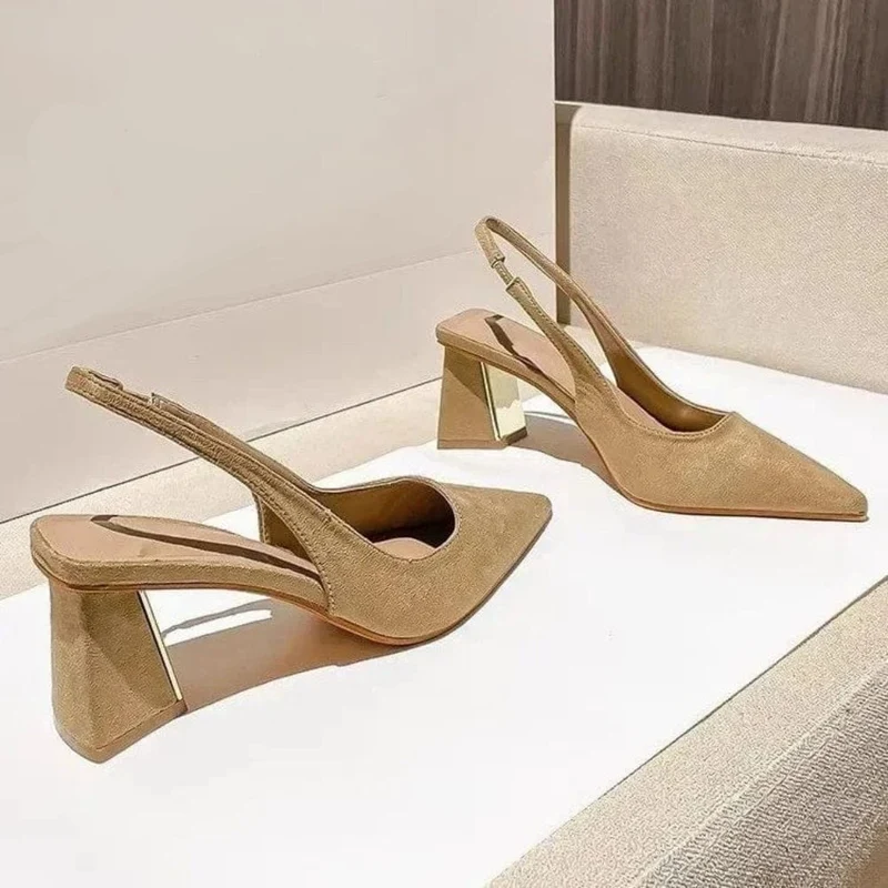 Escarpins beiges slingback
