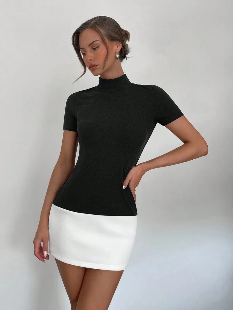 Robe courte chic moulante bureau