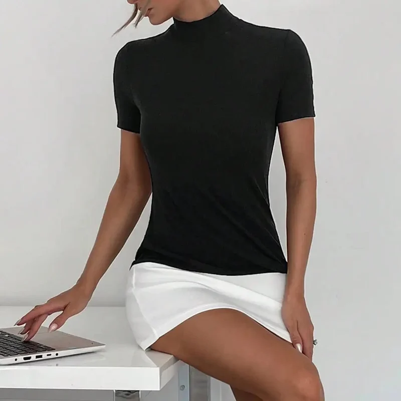Robe courte chic moulante bureau