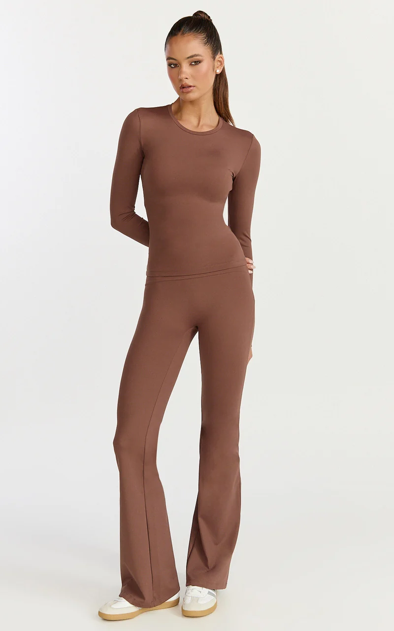 Aurora Top - Crew Neck Long Sleeve Top in Cocoa Bean