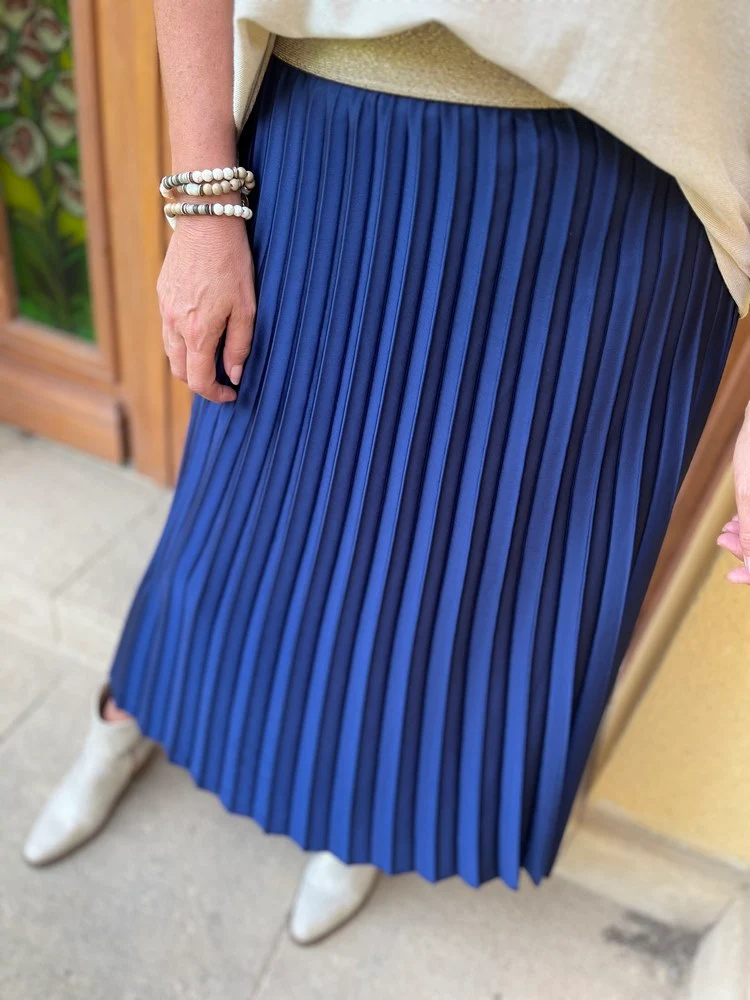 Jupe plissée satinée Jaya bleu marine