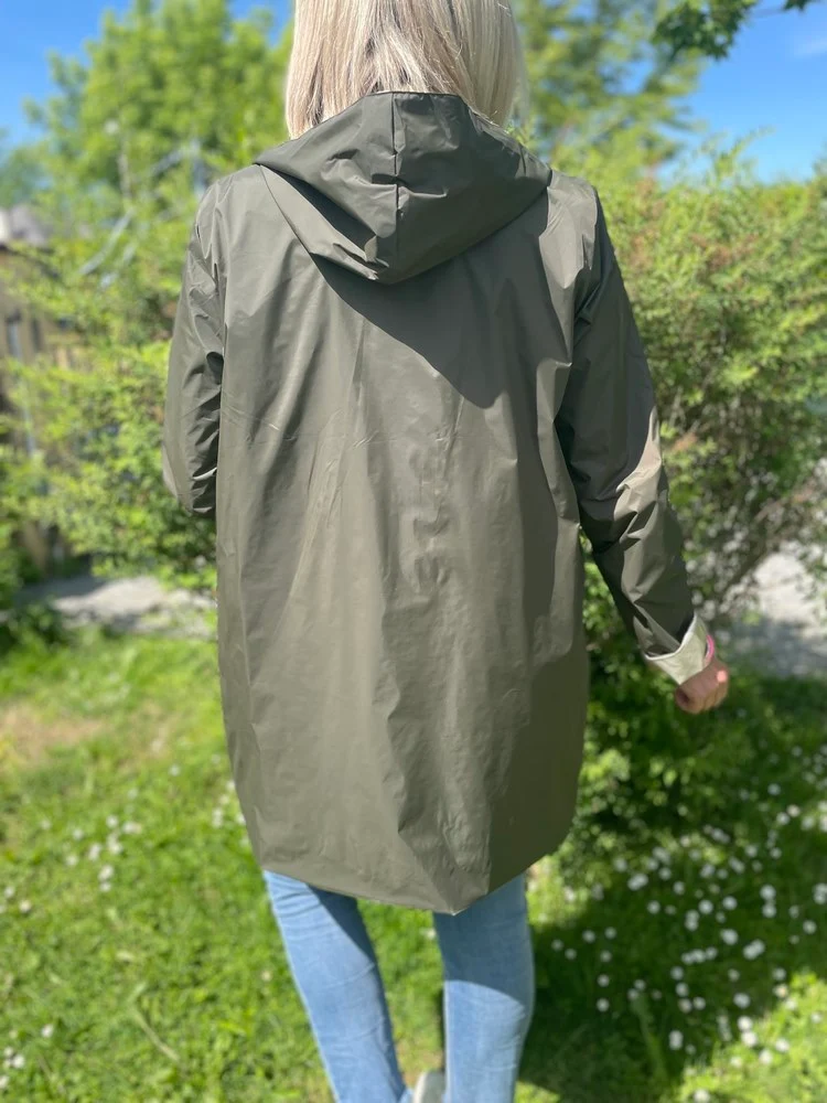 Veste imperméable Laura réversible longue kaki et doré