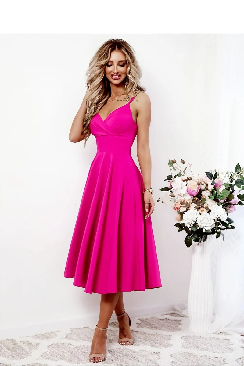 Robe de cocktail midi chic évasée