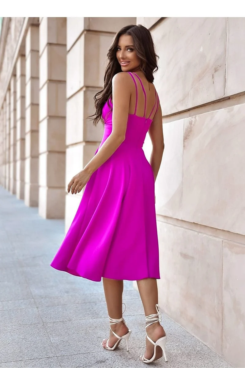 Robe de cocktail midi chic évasée