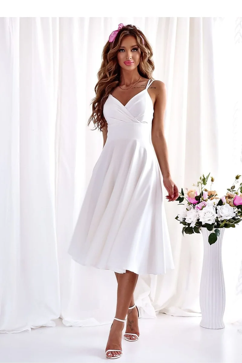 Robe de cocktail midi chic évasée