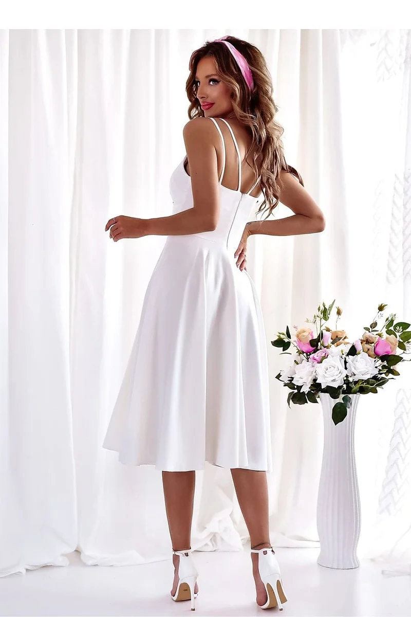 Robe de cocktail midi chic évasée