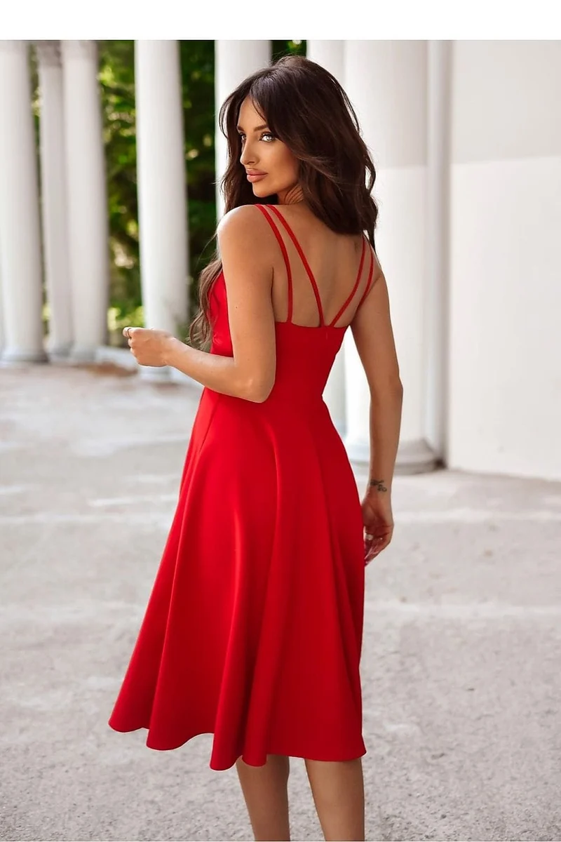Robe de cocktail midi chic évasée
