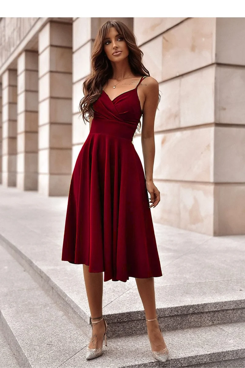 Robe de cocktail midi chic évasée