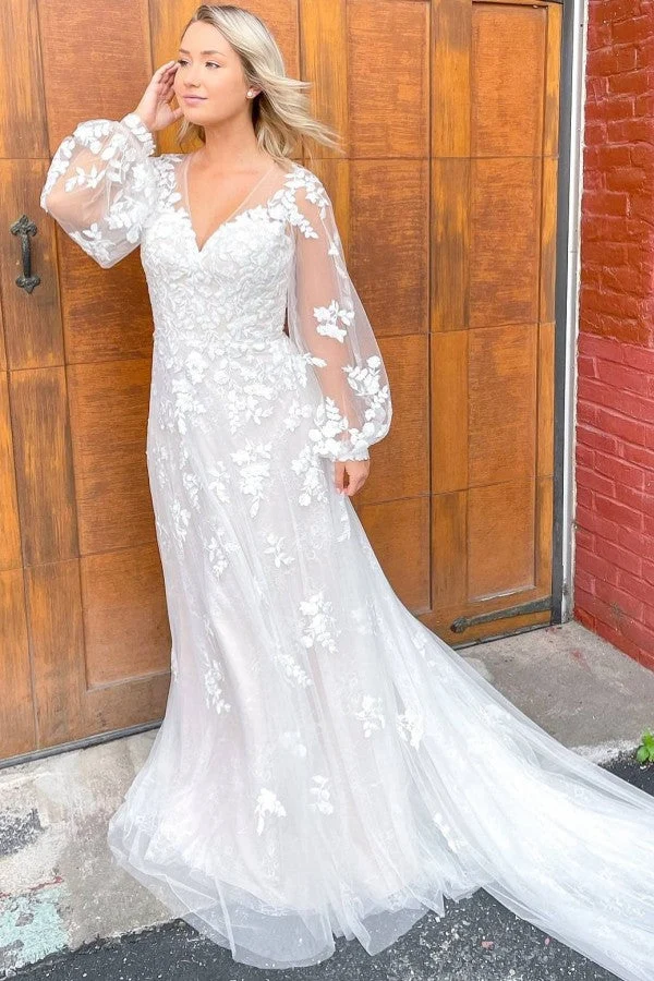 Robe de mariée fourreau élégante à col en V profond et manches longues avec dentelle