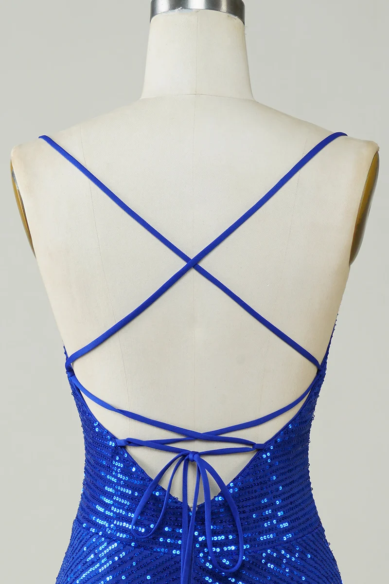 Robe moulante courte bleu roi à sequins et bretelles spaghetti