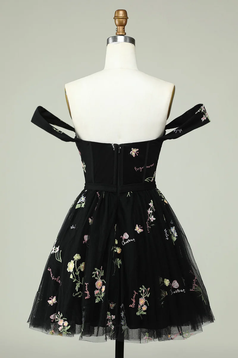 Robe de soirée trapèze noire élégante à épaules dénudées et détails floraux