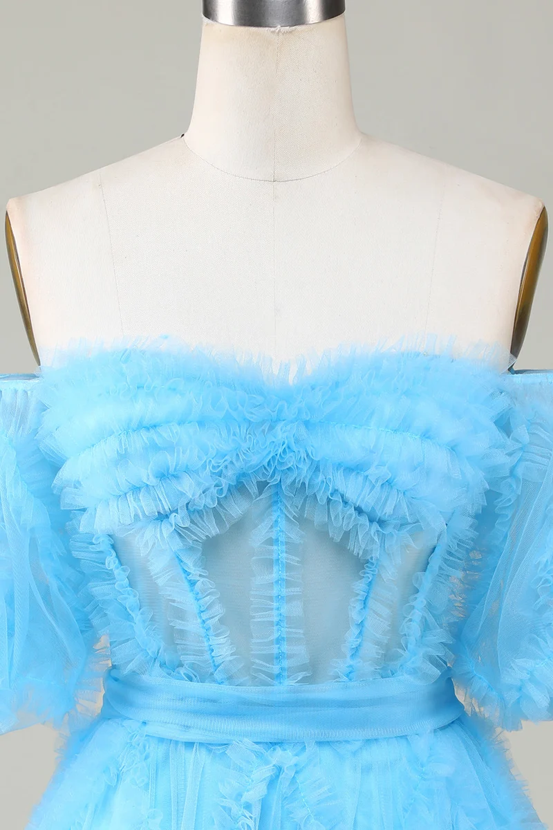 Robe de soirée courte en tulle bleu à épaules dénudées et coupe trapèze pour les fêtes