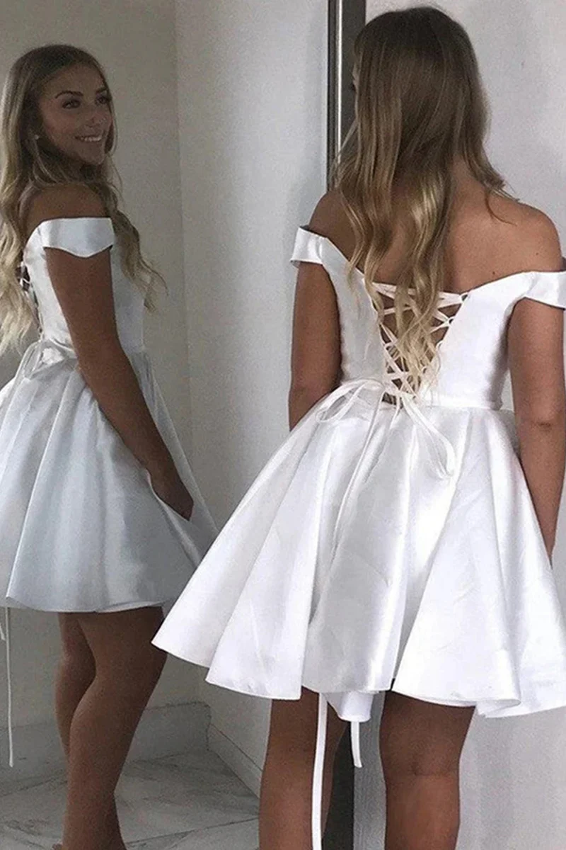 Robe de soirée courte lilas à épaules dénudées, coupe trapèze : tulle appliqué et plis