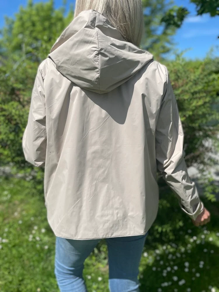 Veste imperméable Laura réversible courte beige et doré