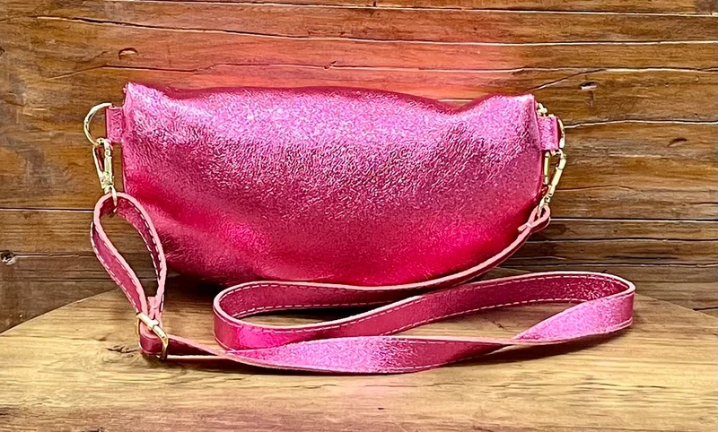 Banane Tosca M/L en cuir fuchsia