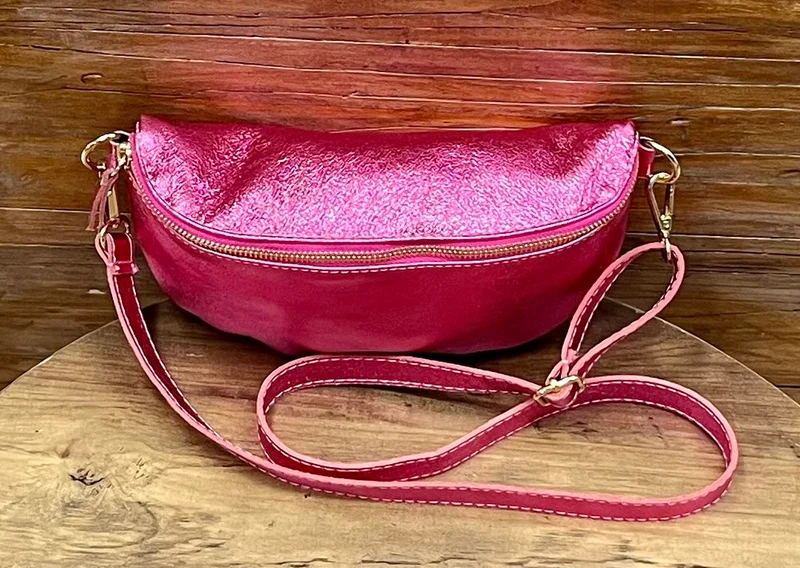 Banane Tosca M/L en cuir fuchsia