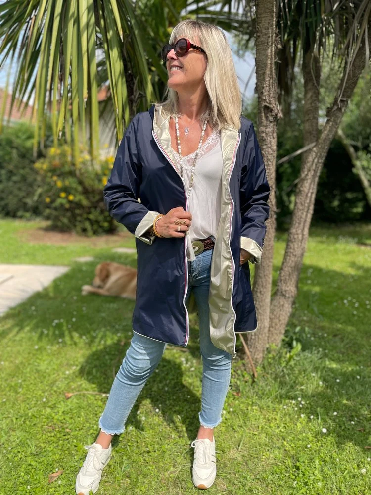 Veste imperméable Laura réversible longue bleu marine et doré