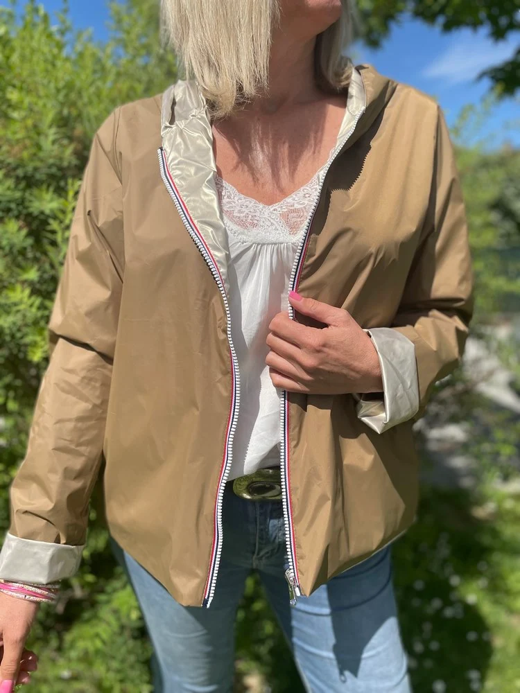 Veste imperméable Laura réversible courte camel et doré