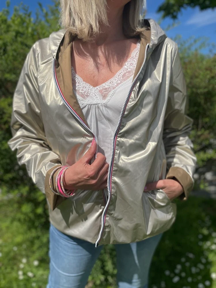Veste imperméable Laura réversible courte camel et doré