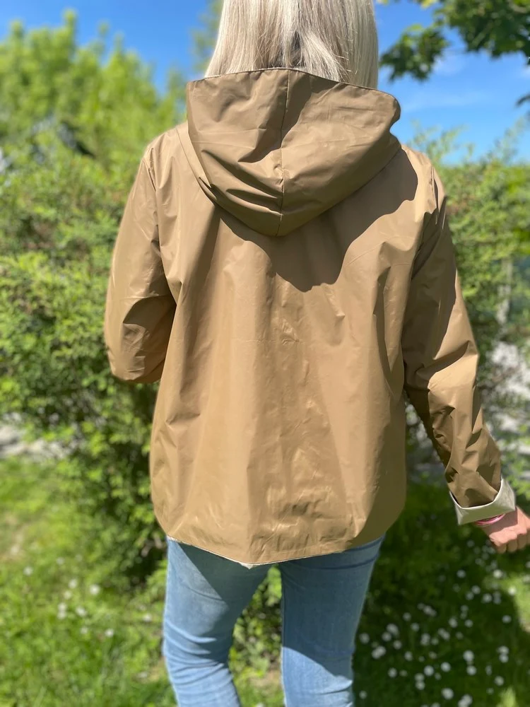 Veste imperméable Laura réversible courte camel et doré