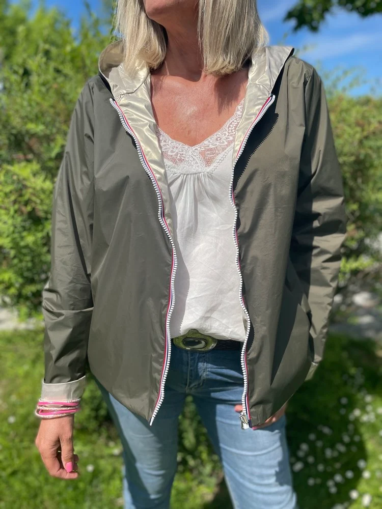 Veste imperméable Laura réversible courte kaki et doré