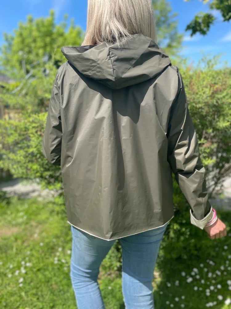 Veste imperméable Laura réversible courte kaki et doré