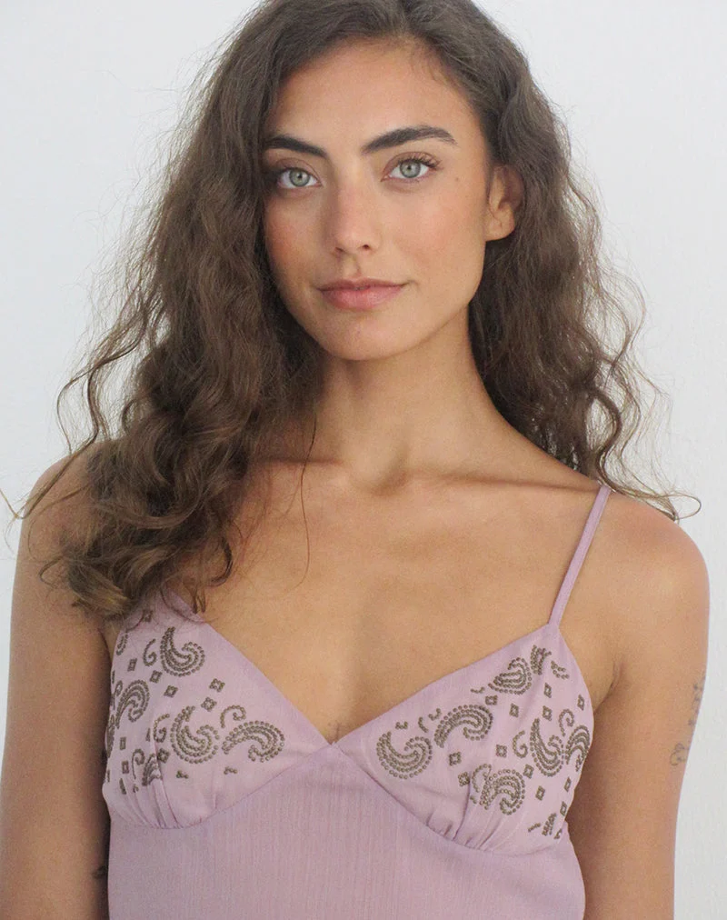 Haut « Cami » de Nisara, couleur mauve poudré, avec clous « Coma »