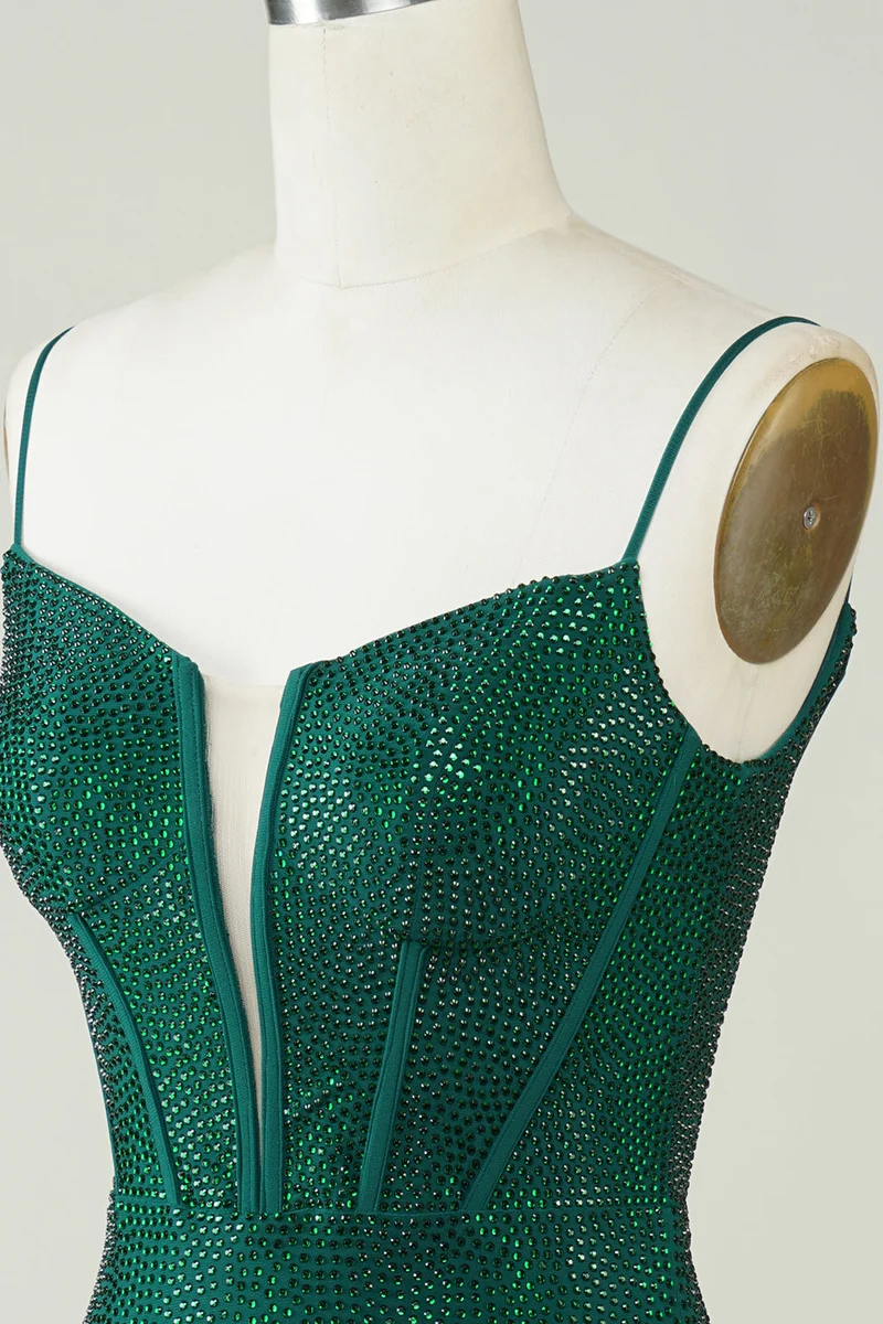 Robe de soirée moulante vert foncé à bretelles spaghetti et paillettes avec perles
