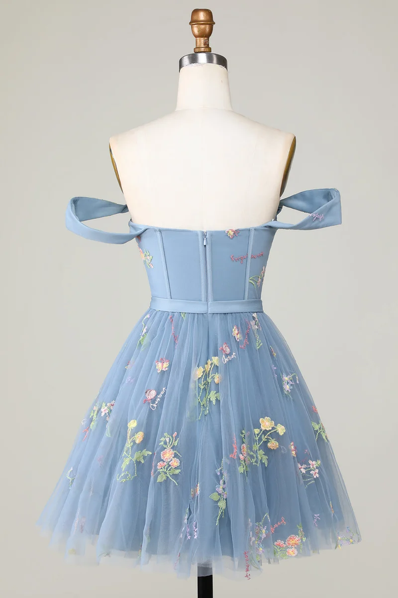 Robe de soirée trapèze bleu-gris avec broderie florale