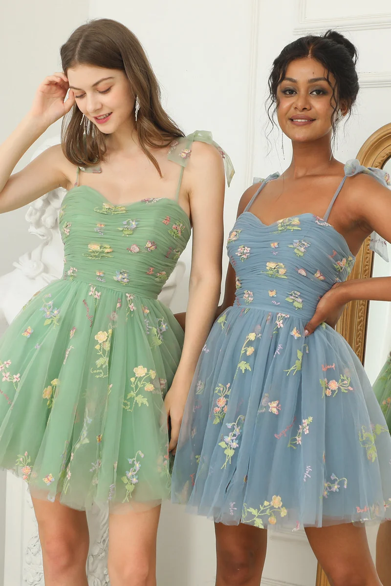 Robe de soirée trapèze verte avec broderies - Motif floral élégant
