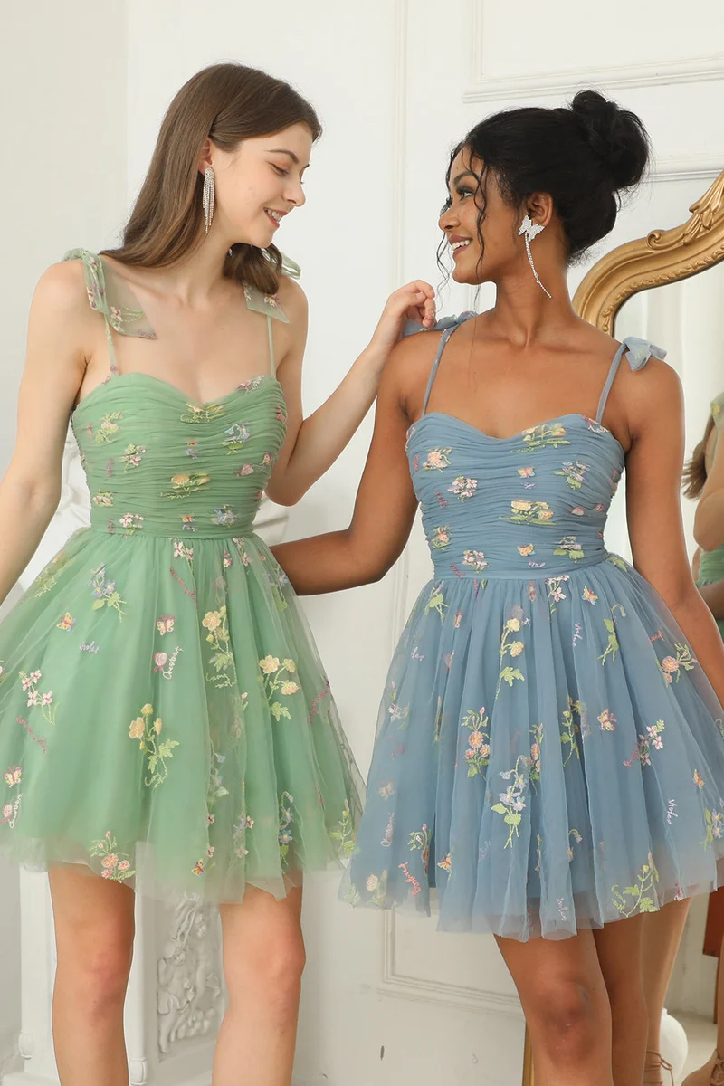 Robe de soirée trapèze verte avec broderies - Motif floral élégant