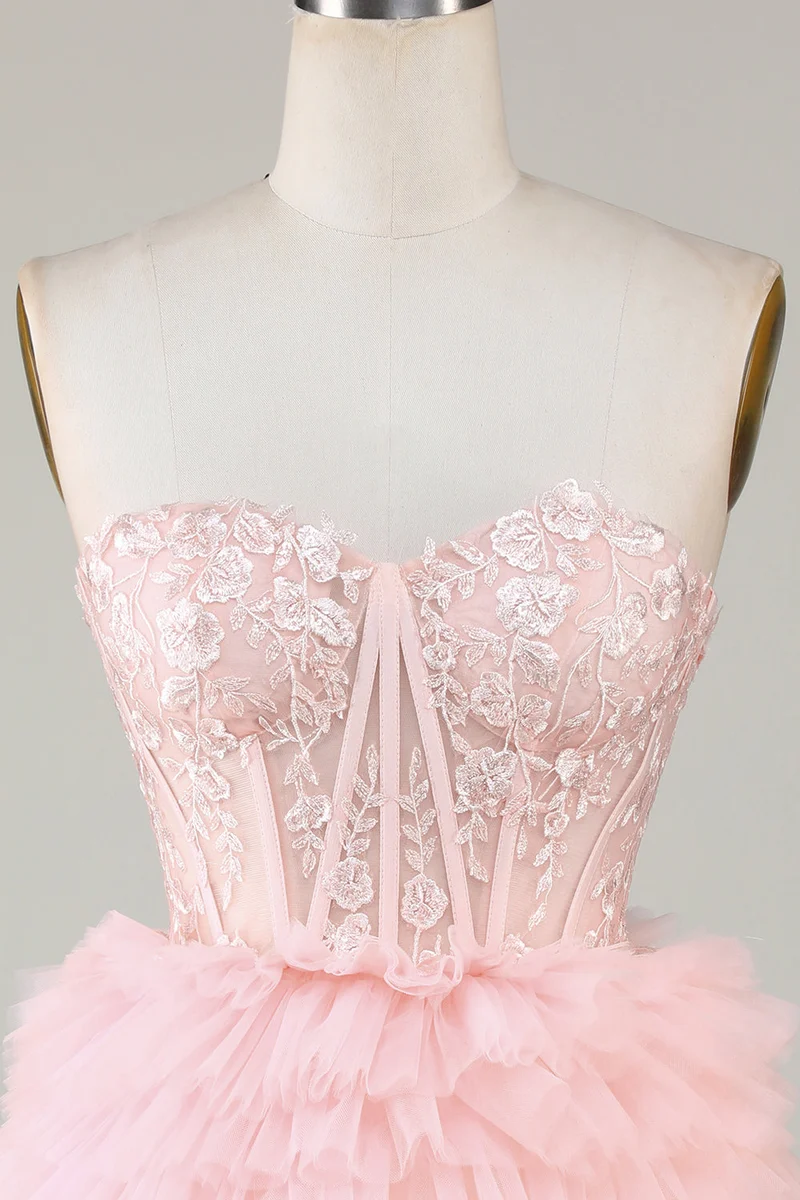 Robe de soirée trapèze rose élégante avec décolleté en cœur et volants et tulle