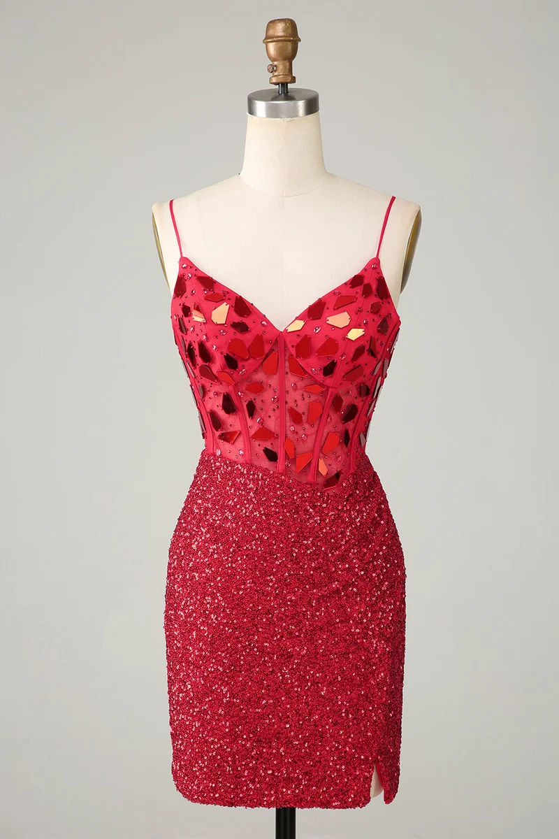 Robe de soirée moulante rouge à paillettes et effet miroir