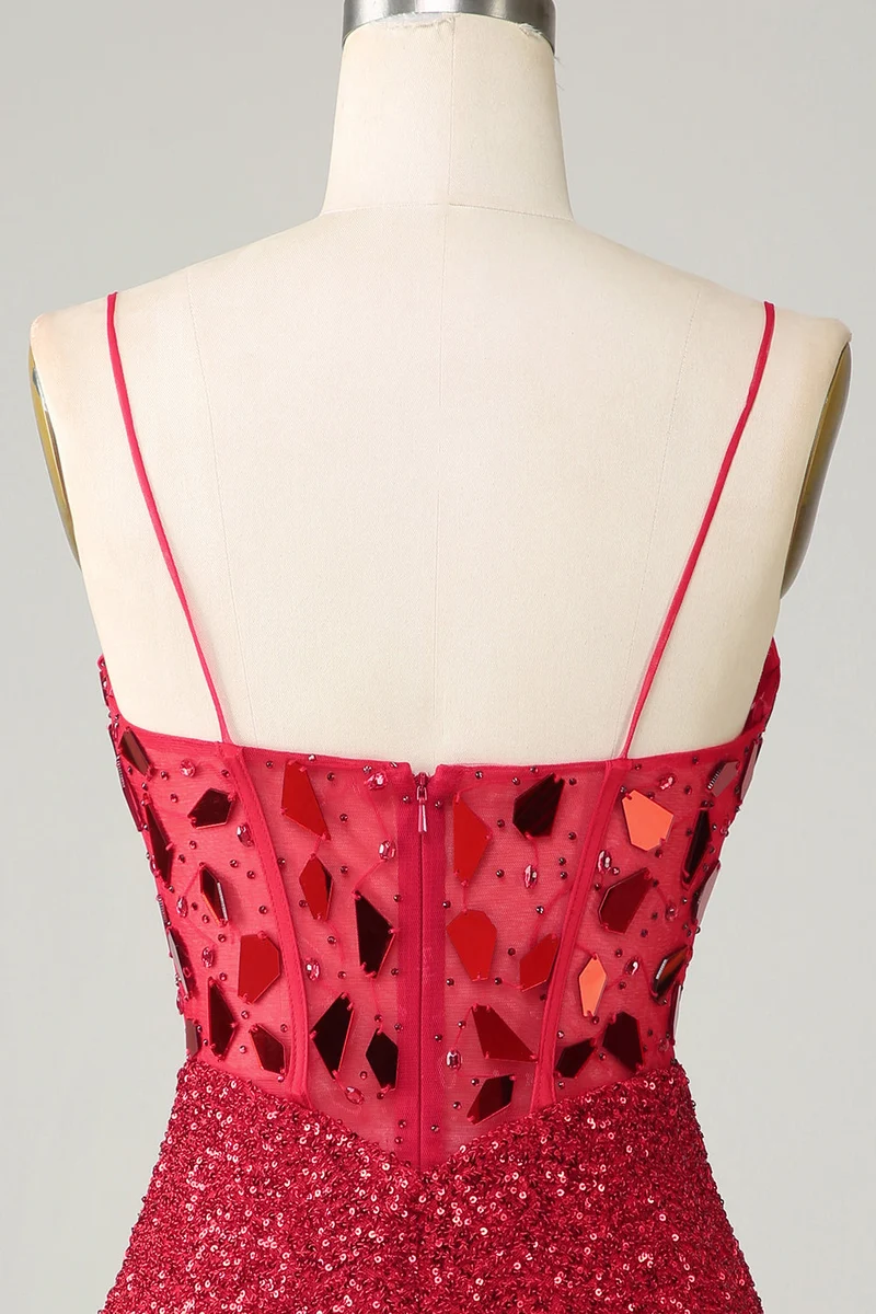 Robe de soirée moulante rouge à paillettes et effet miroir
