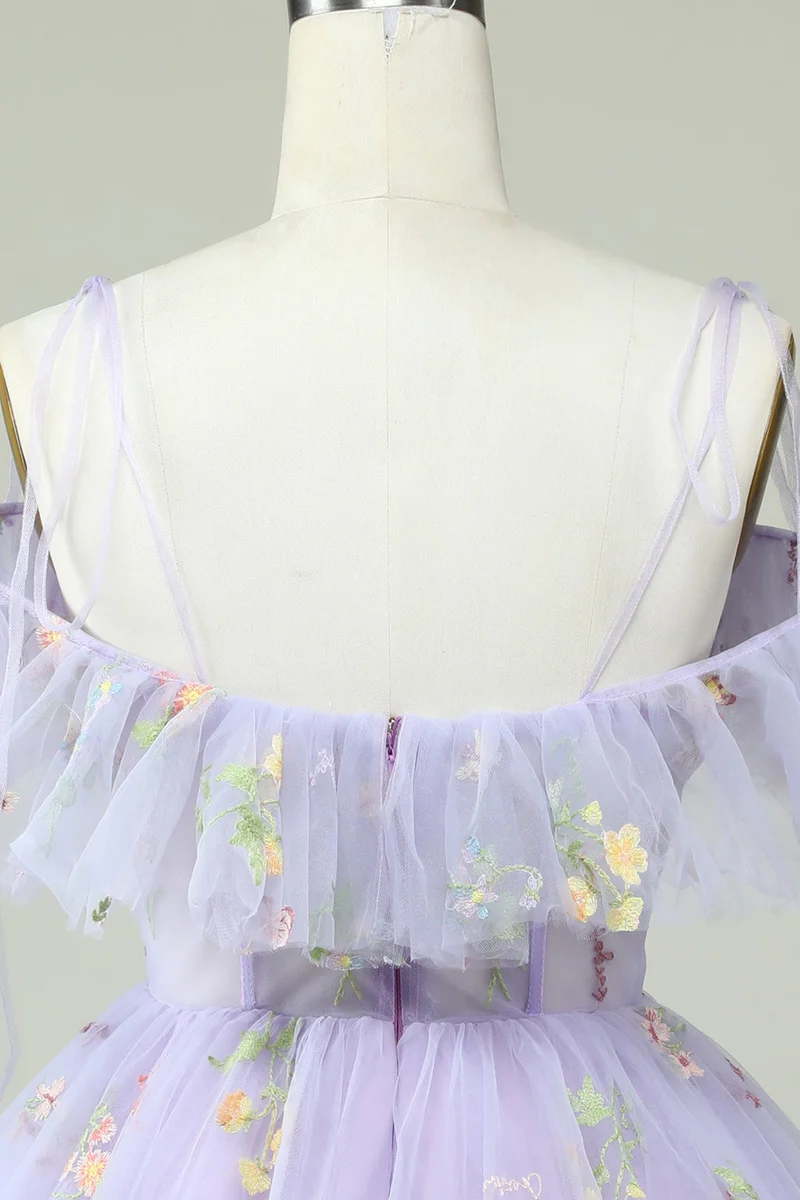 Robe de soirée lavande à épaules dénudées et volants - Élégante et charmante