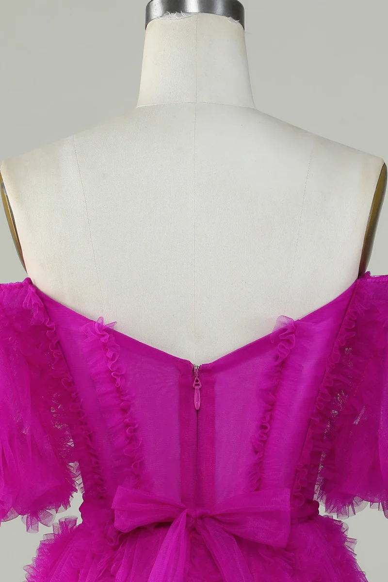 Charmante robe de soirée fuchsia à épaules dénudées et décolleté en cœur