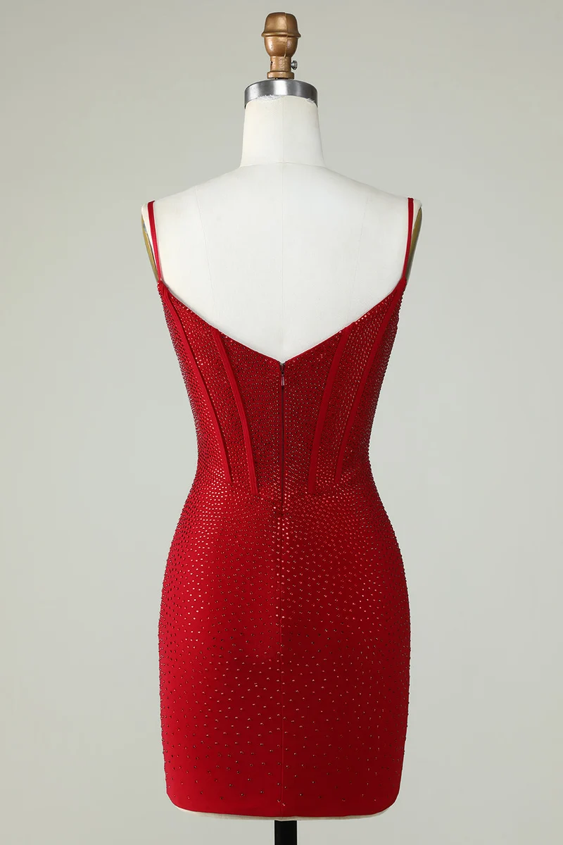 Robe de soirée fourreau rouge à bretelles spaghetti et perles, sur mesure